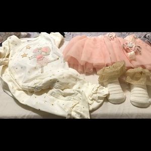 Girl sleeper, skirt, headpc & booties sz 3-6 mnts